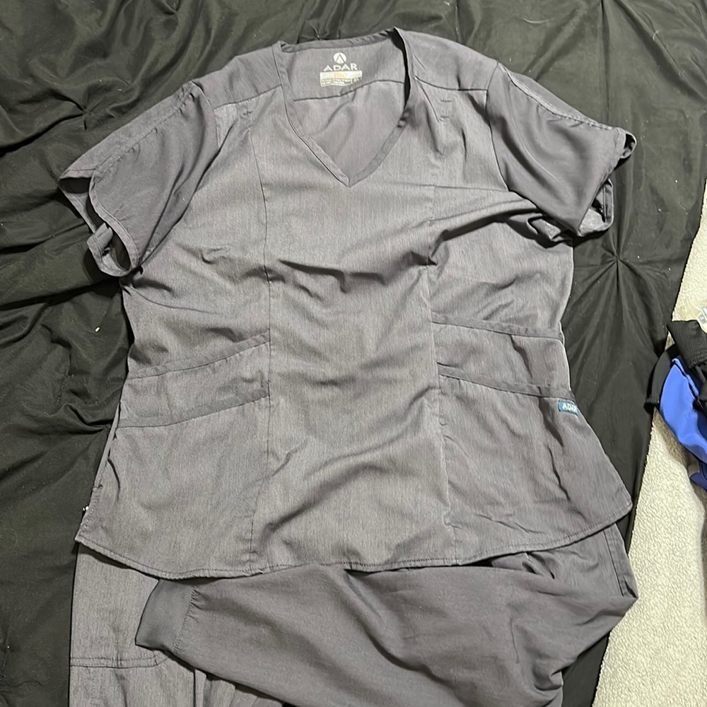 Adar gray jogger scrub set